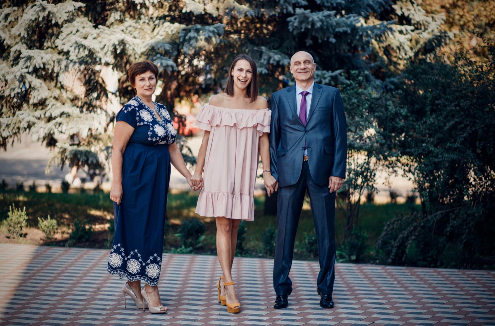 Саша Машлятина с родителями.jpg